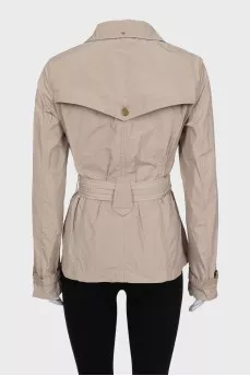 Short coat with a belt