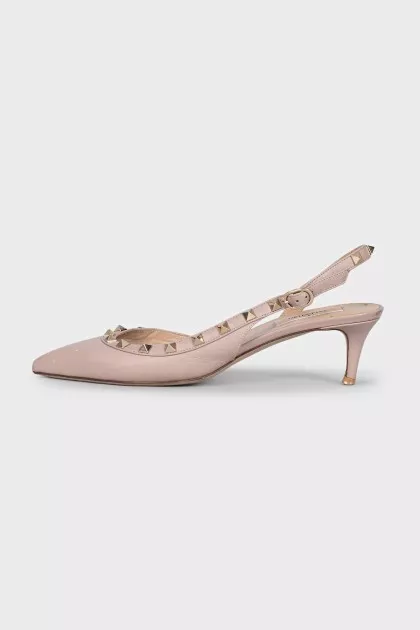Leather shoes with signature Rockstud embellishment
