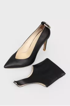 Shoes with a ring and a removable ankle