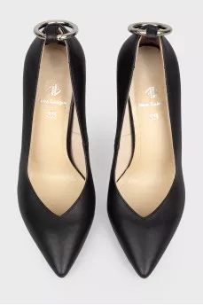 Shoes with a ring and a removable ankle