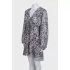 Fitted dress in silver print with tag