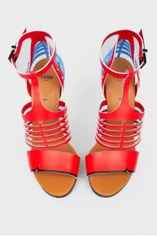 Sands with plastic closed heel
