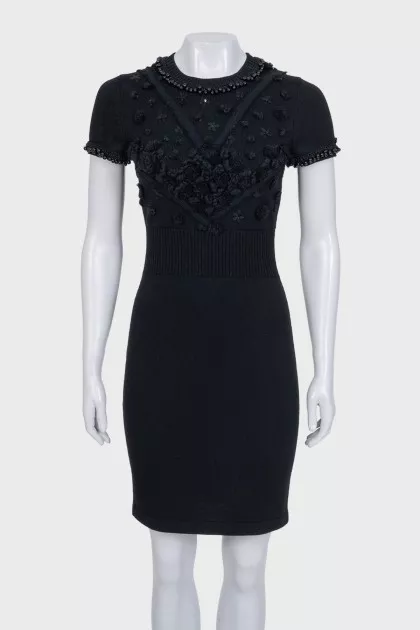 Fitted dress with embellished top