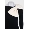 Cashmere jumper with a bow