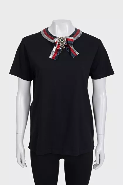 Straight T-shirt decorated with sequins