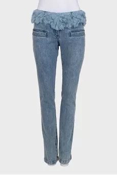 Straight jeans decorated with fur