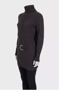 Brown cashmere sweater with a belt