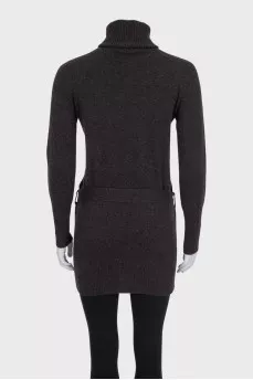 Brown cashmere sweater with a belt