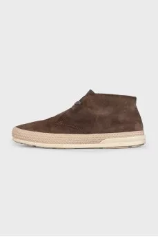 Men's brown suede boots