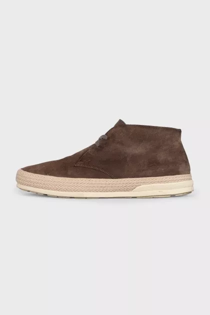Men's brown suede boots