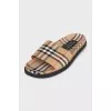Men's fabric flip-flops with a signature print
