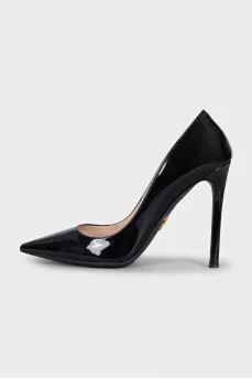 Black patent leather pumps