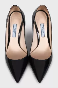 Black patent leather pumps