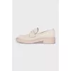 Бежеві лофери із замші
