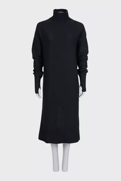 Wool dress with a high collar