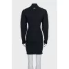 Fitted dress with voluminous sleeves