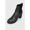 Chelsea boots with a logo application