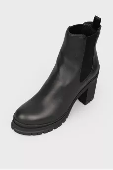 Chelsea boots with a logo application