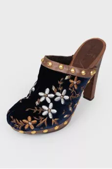 Velor mules with studs and embroidery