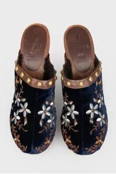 Velor mules with studs and embroidery