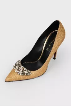 Stone shoes with stones