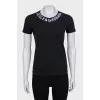 Black T-shirt with embroidery element