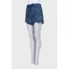Shorts with a belt decorated with embroidery