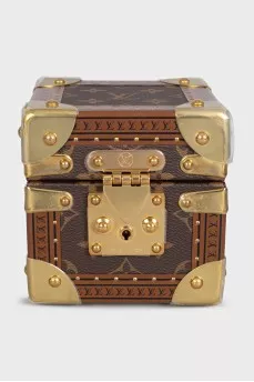 Jewelry box with a signature print