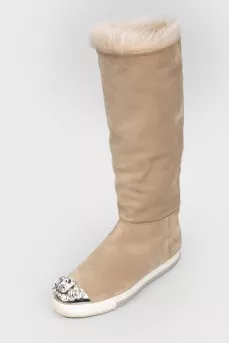 Low-cut boots with rhinestones