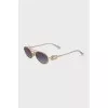 Oval shaped sunglasses