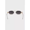 Oval shaped sunglasses
