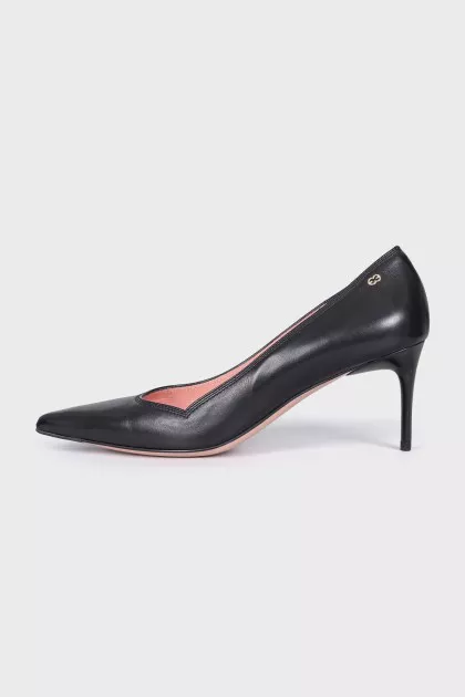 Black leather pointed toe pumps