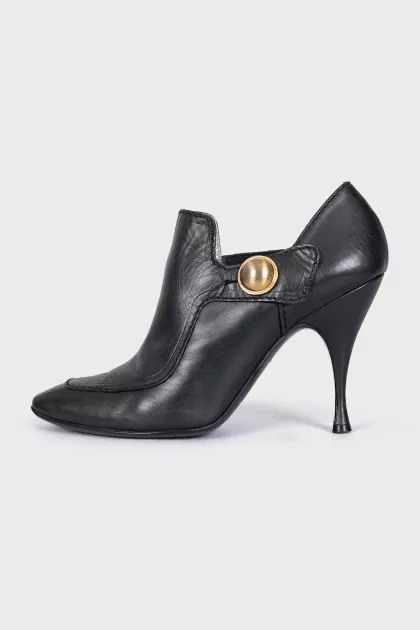 Cropped leather ankle boots with heels