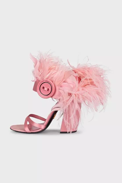 Textile sandals decorated with feathers