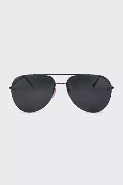Men's sunglasses with tinted lenses