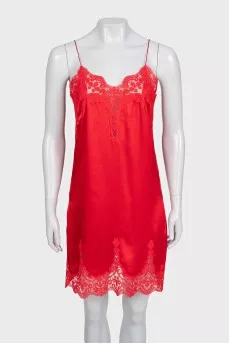 Dress with thin straps decorated with lace
