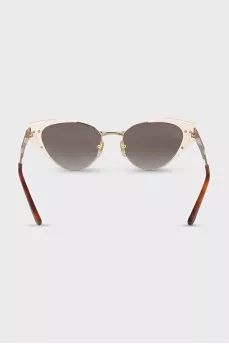Sunglasses with gradient lenses