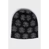 Men's printed hat with tag