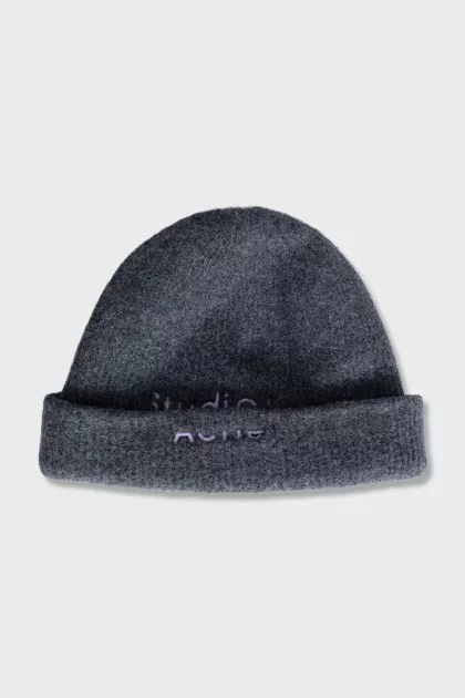Gray wool hat with brand logo