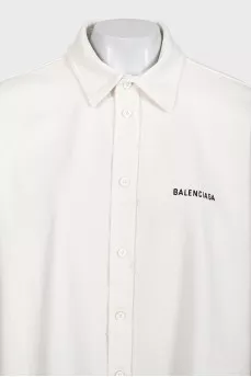Oversized shirt with buttons
