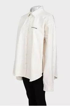 Oversized shirt with buttons