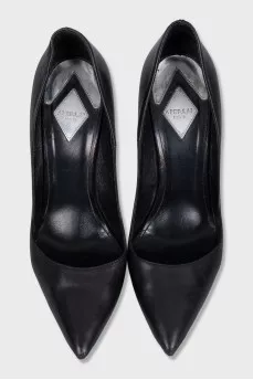 Black high-heeled pumps