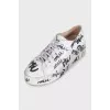 Sneakers with a distressed effect