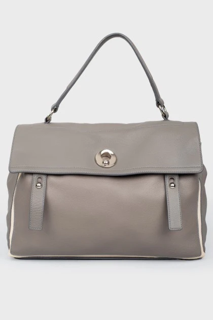 Bag with one short handle