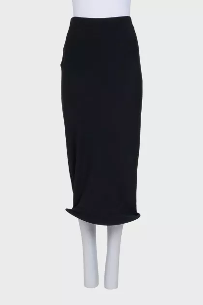 Black maxi skirt with tag