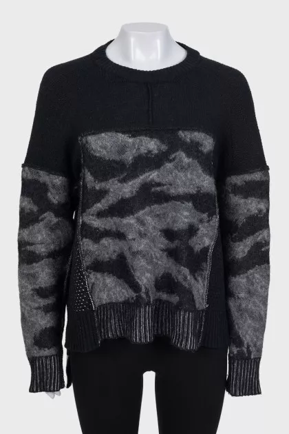 Black jumper with abstract print