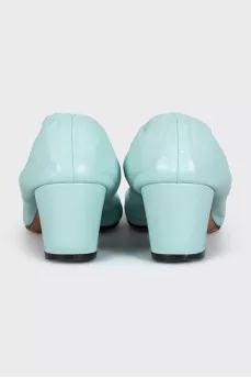 Soft leather shoes with medium heels