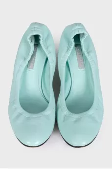 Soft leather shoes with medium heels