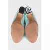 Soft leather shoes with medium heels