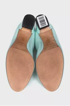 Soft leather shoes with medium heels